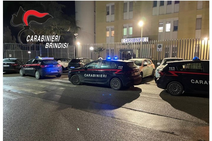 Brindisi: I Carabinieri eseguono una misura cautelare nei confronti di 6 persone