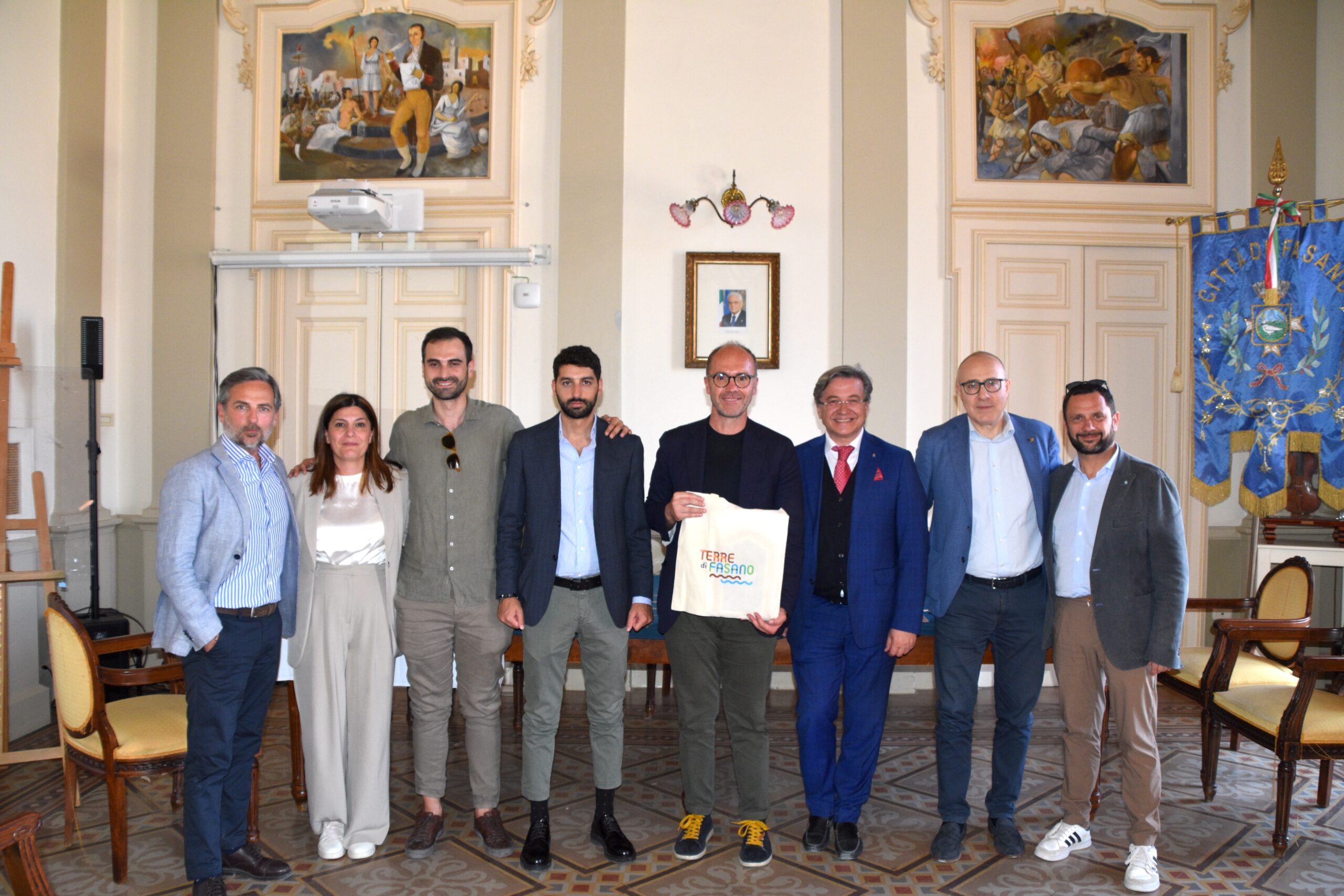 Fasano: L’amministrazione omaggia gli hotel fasanesi premiati con le prestigiose Chiavi Michelin